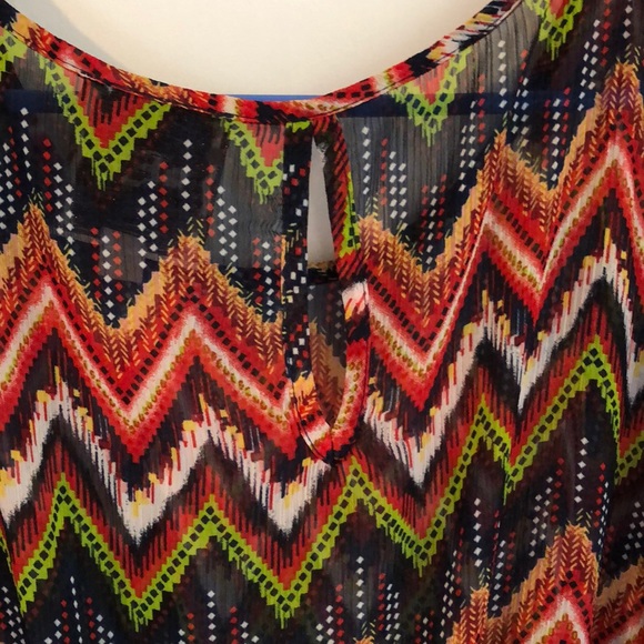 Chevron blouse of many colors - Picture 2 of 3